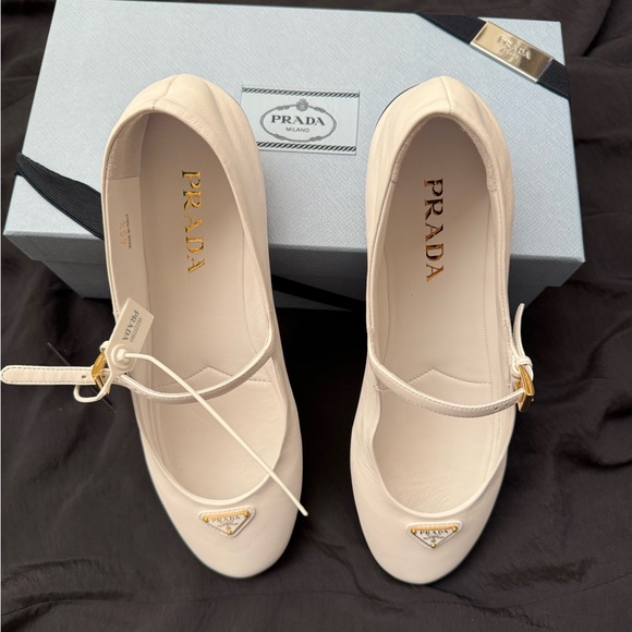 Prada white ballerina flats NWT, size 40.5 - Picture 1 of 7